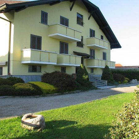 Albergo Residence Isotta Veruno エクステリア 写真